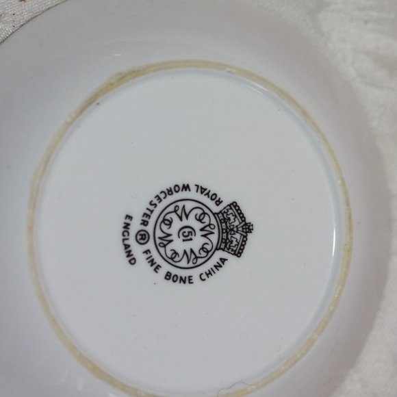 2 Royal Worcester Fine Bone China Pin Dish Butter Pat Trinket Florals - Picture 3 of 3